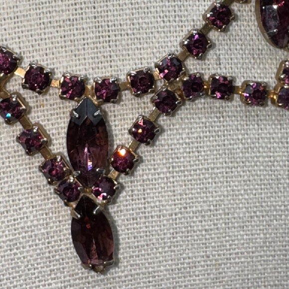 Vintage Necklace Choker and Clip-on Earrings Purple Rhinestones Set - Picture 6 of 14